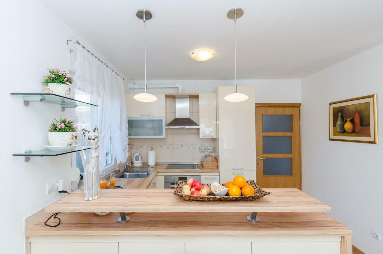 Dalmatian Village Charm - Spacious Villa With Pool Near Trogir Primorski Dolac Εξωτερικό φωτογραφία